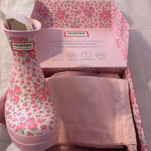 Hunter Pink Floral Patterned Boots